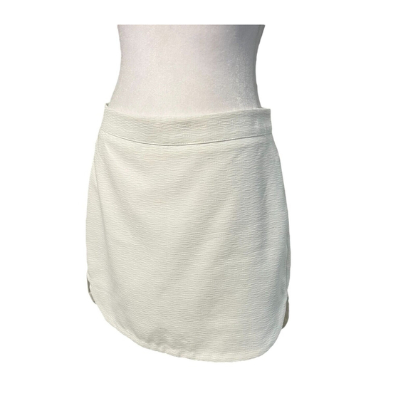 Sans Souci White Textured Mini Skirt Size Medium NWT - Picture 3 of 6